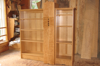 quartered-and-curly-white-oak-book-case_thumb