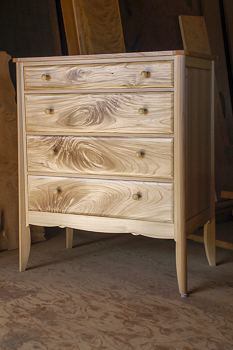 american-elm-sycamore-and-holly-dresser_thumb